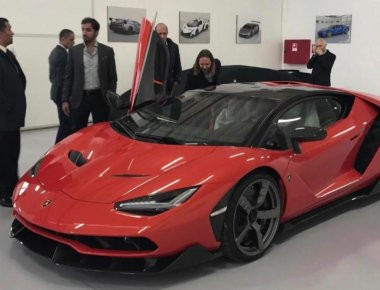 Βίντεο: Έτοιμες για παράδοση οι πρώτες Lamborghini Centenario